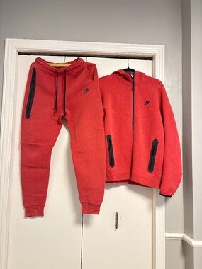 Men’s Nike Tech